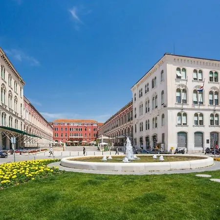 Apartamento With Large Garden In The Heart Of